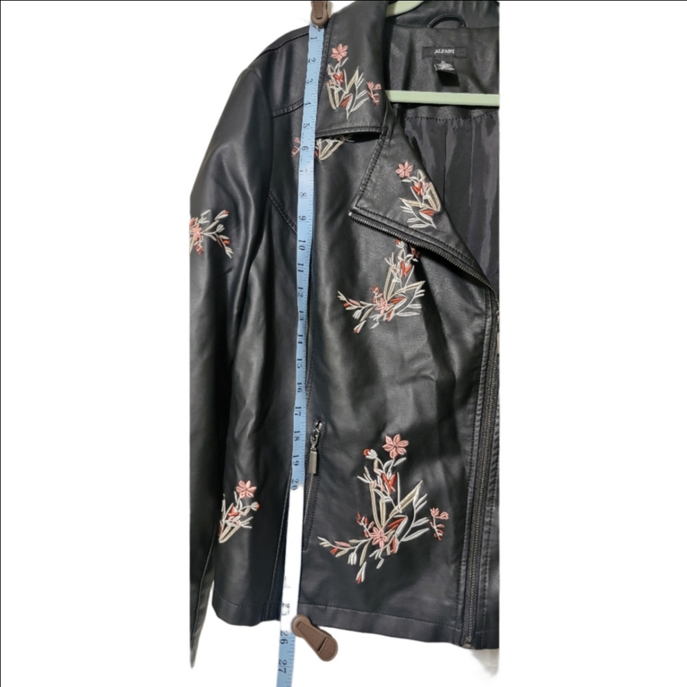ALFANI embroidered Vegan Leather Coat XL. Floral, Oriental, Animal-friendly🤗 - Picture 9 of 10
